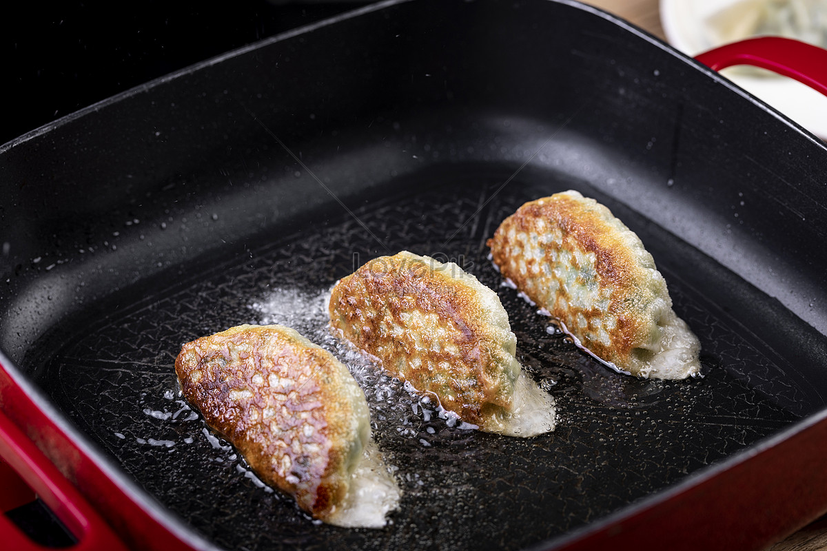 Hand Fried Fried Dumplings In Winter Solstice Picture And Hd Photos