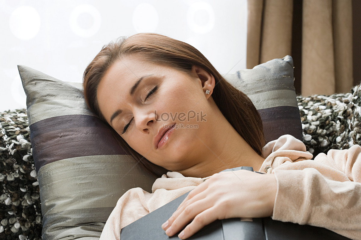 Спящие женщины в домашних условиях