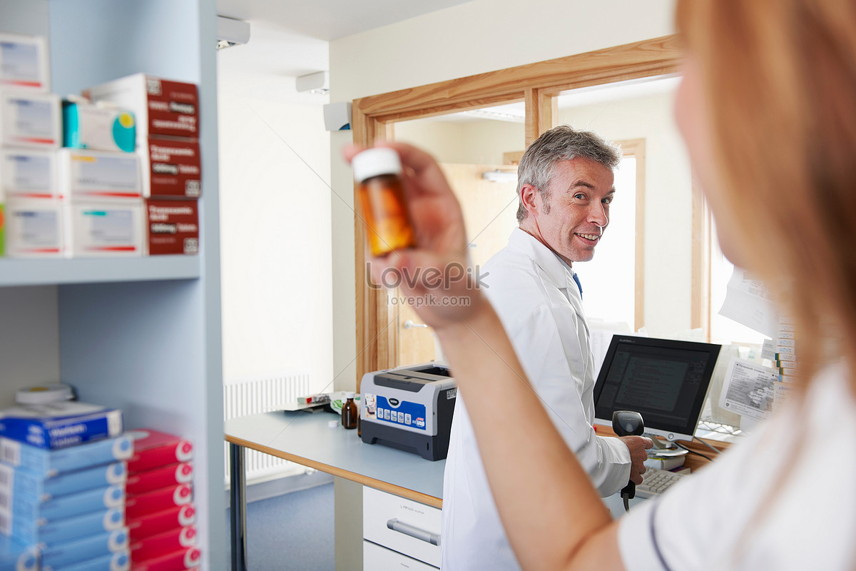 Doctors drive pill experiment photo