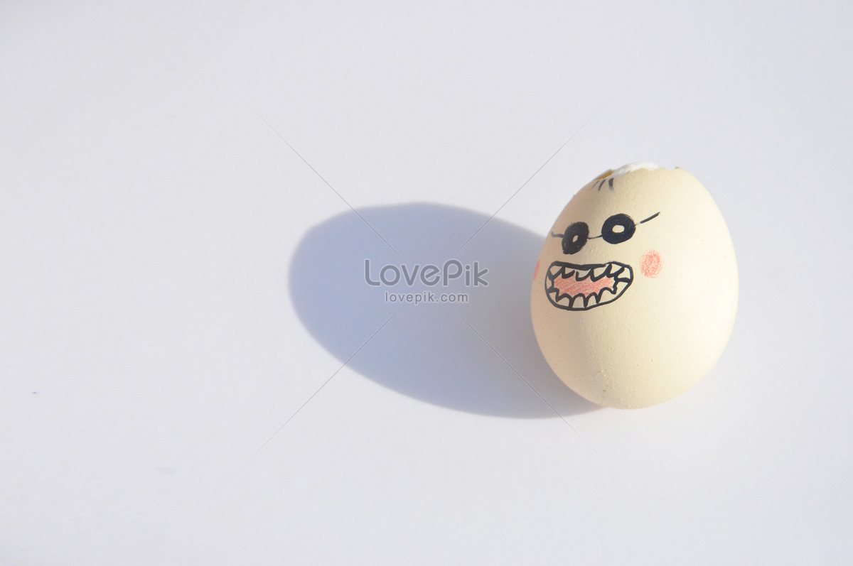funny egg faces in love