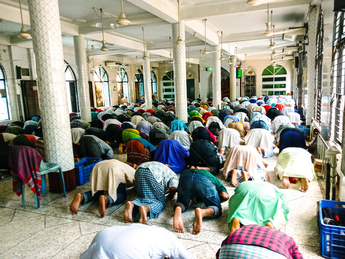 Muslim Peoples On The Salat With Prayer In Masque Picture And HD Photos ...