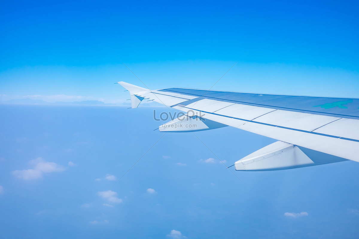 Những cánh máy bay đang bay lượn trên bầu trời sẽ là hình ảnh lý tưởng cho bạn trang trí điện thoại hoặc máy tính. Với hình ảnh tải xuống miễn phí và độ nét cao, bạn sẽ được trải nghiệm những khoảnh khắc đầy cảm xúc trong chuyến bay của mình.