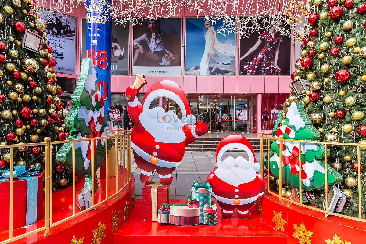 Santa Claus In The Mall Is Dressed Up Warmly Picture And HD Photos ...