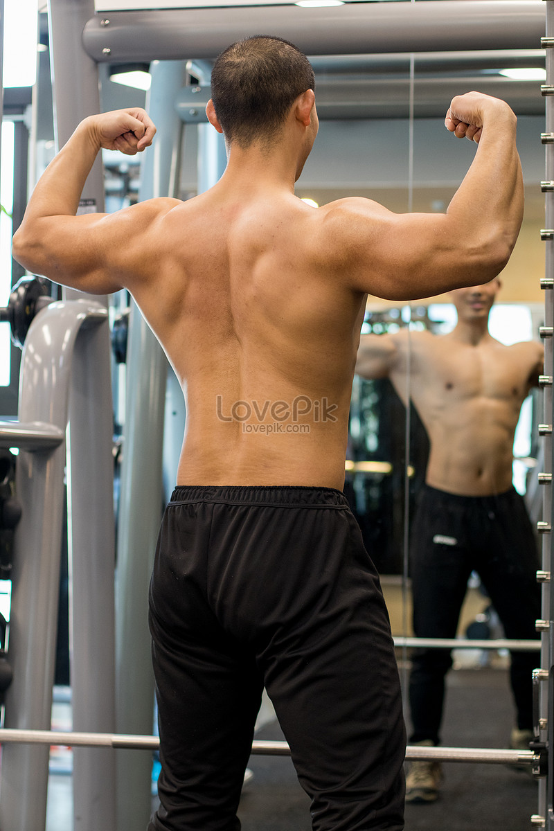 The Back Of Young Fitness Coachs Muscle Line Is Displayed Picture And HD  Photos