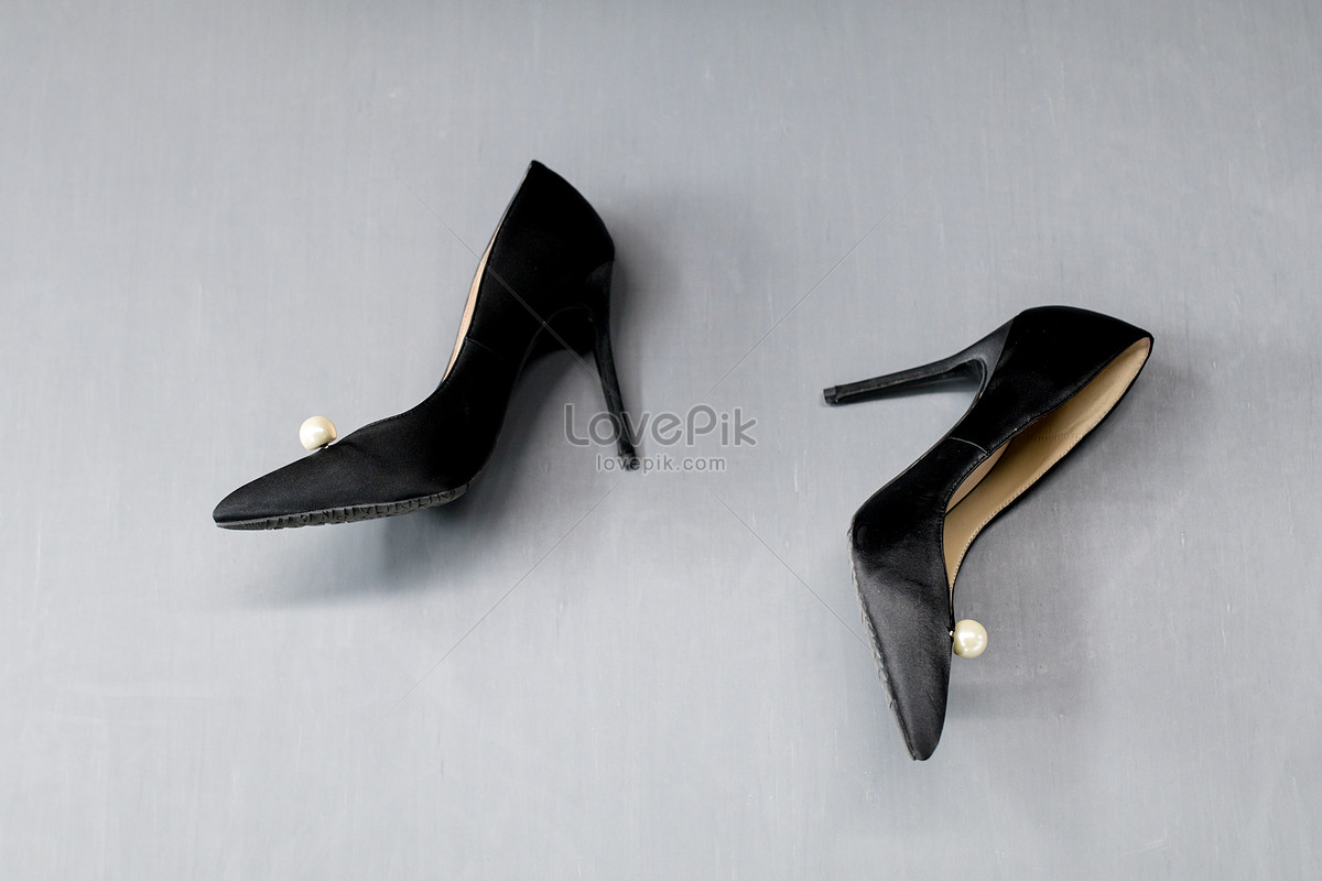 175,832 Black High Heels Royalty-Free Images, Stock Photos & Pictures