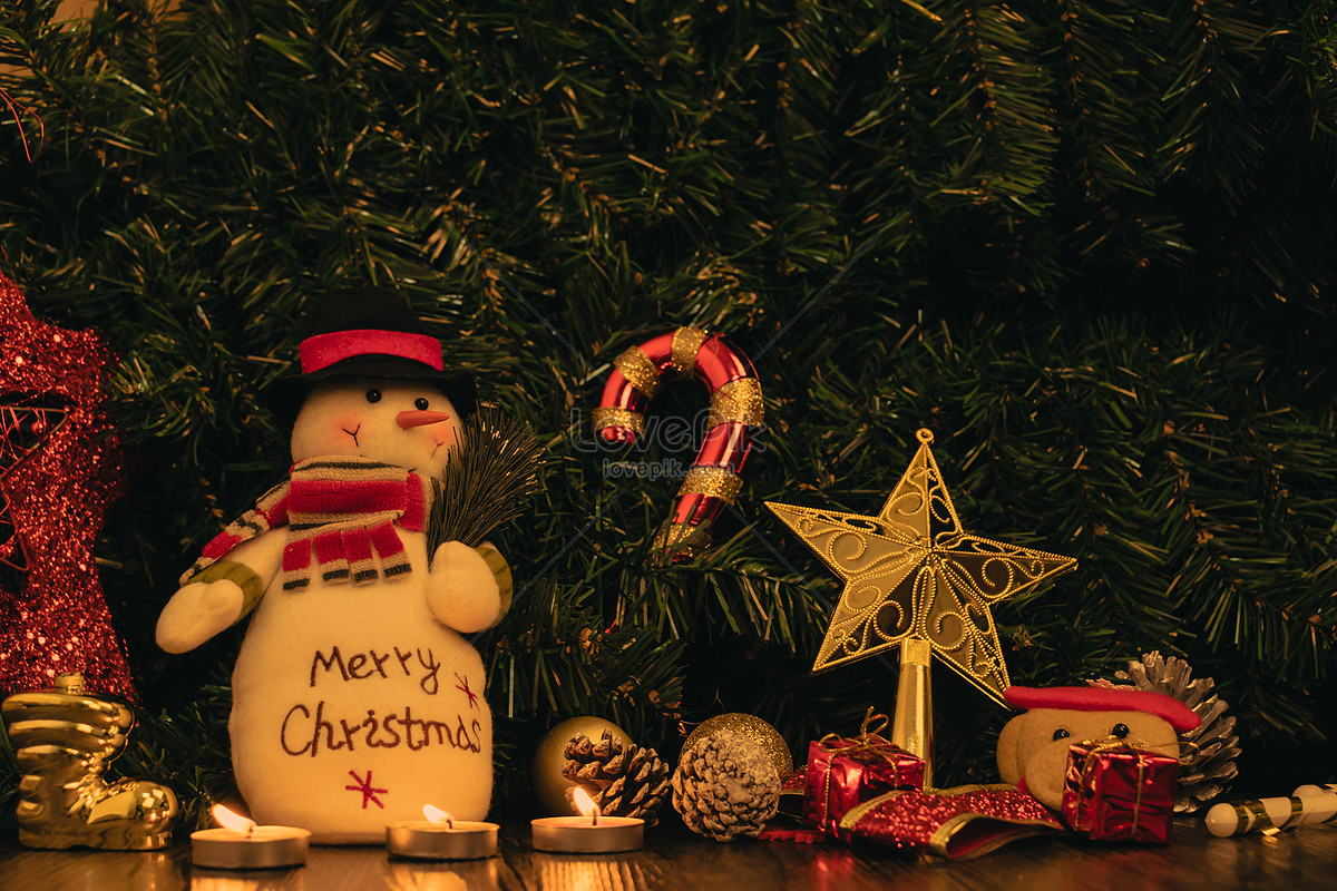 Nền ảnh Giáng Sinh là một phần không thể thiếu của mùa lễ hội này. Từ khung cảnh đẹp tuyệt vời, trang trí và ánh sáng lấp lánh, đến những bức ảnh đón Giáng Sinh của gia đình và trẻ nhỏ. Đến và khám phá nền ảnh đầy màu sắc và đa dạng này để tạo ra những bức ảnh đẹp tuyệt vời của riêng bạn trong mùa lễ hội rực rỡ này!