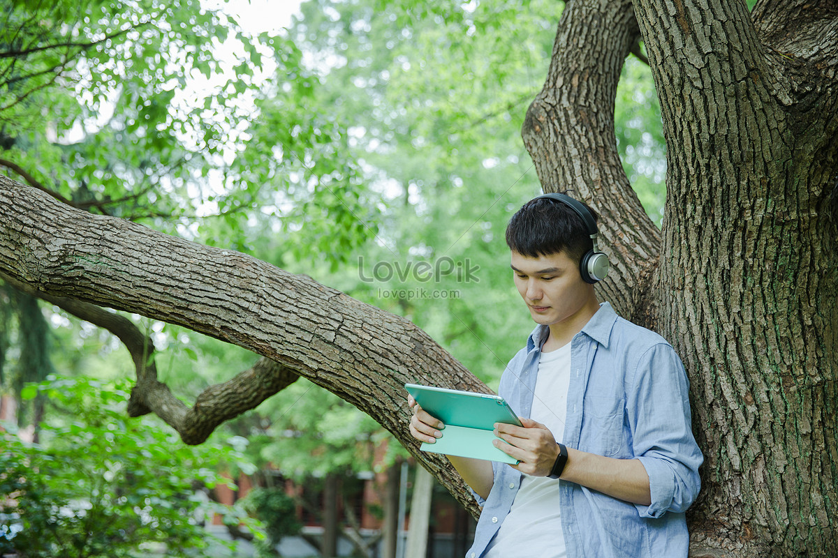 Listening being green