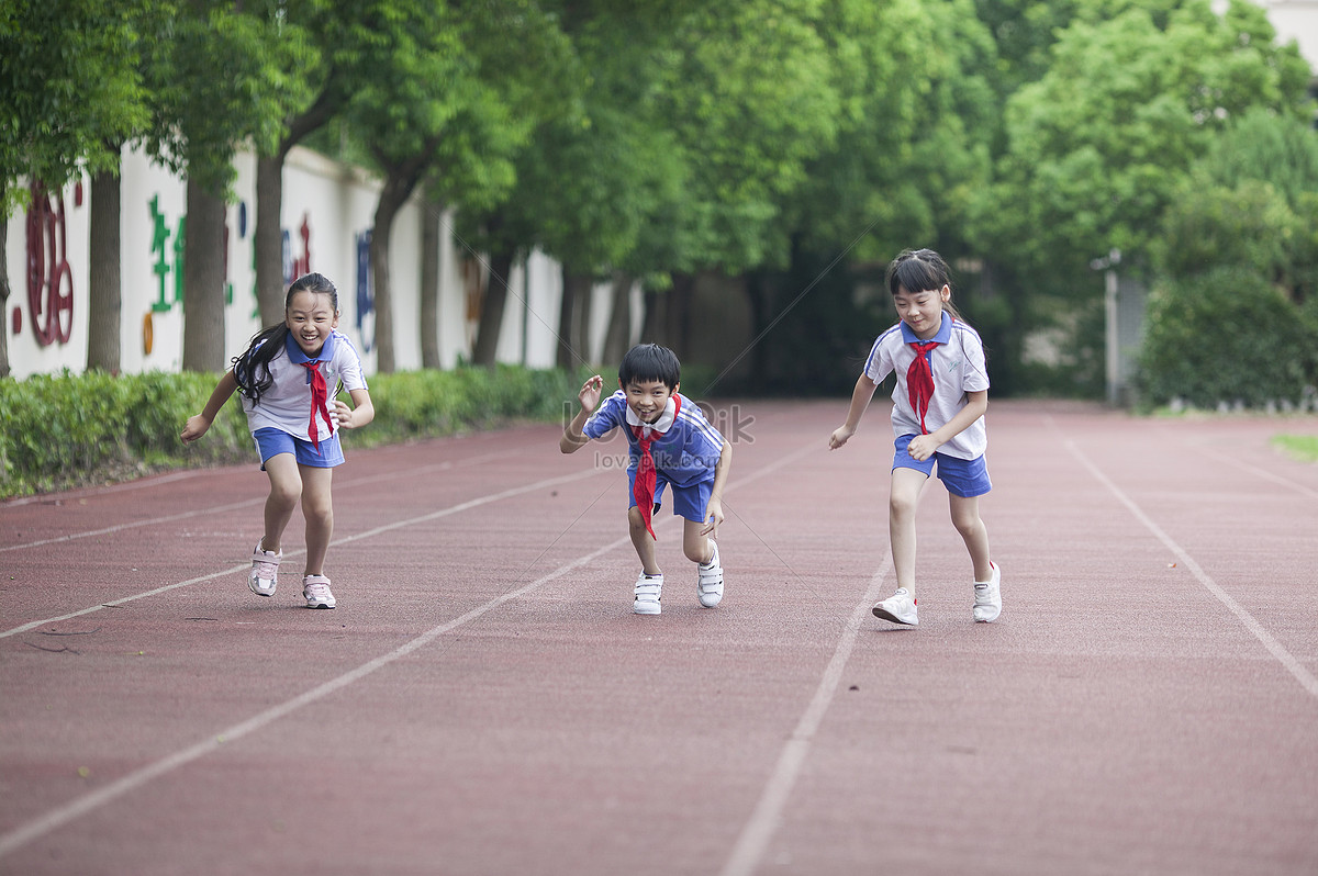 Children love running in races перевод