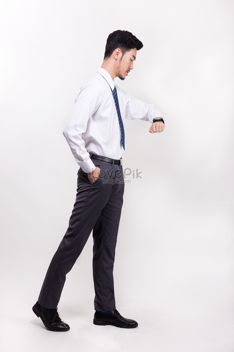 後ろ姿を歩くビジネスマン 写真素材フリー ビジネスの男性 スーツ ビジネス人々 画像無料ダウンロード Lovepik