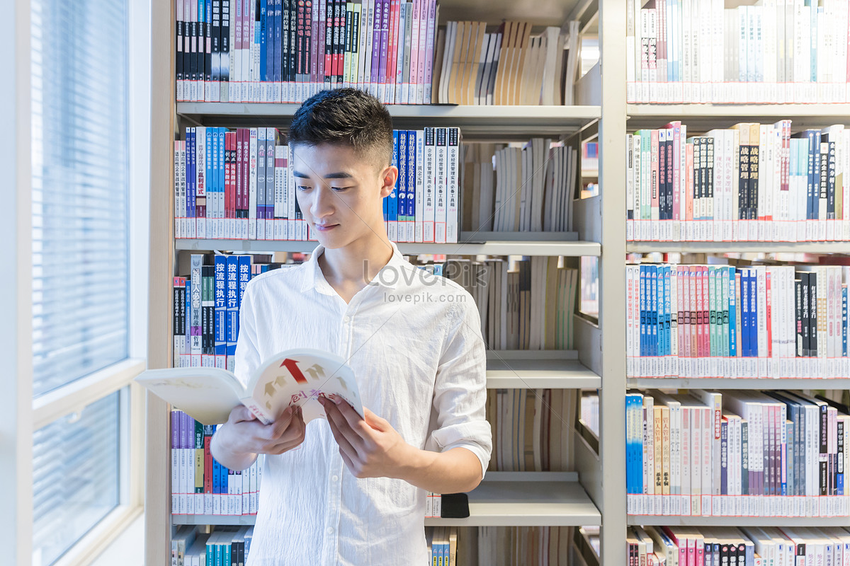 11 Класс фотосессия в библиотеке парень. Boy and Library.