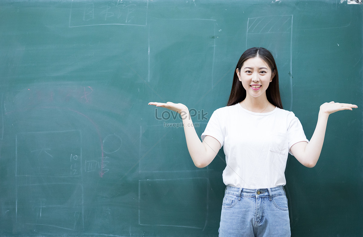 Училки одноклассники. Женские доски с большими. Classmates teacher. Teaching blackboard Scene.