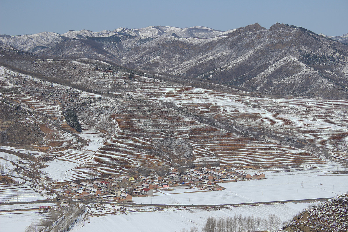 산기슭 의 작은 마을 사진 무료 다운로드 - Lovepik