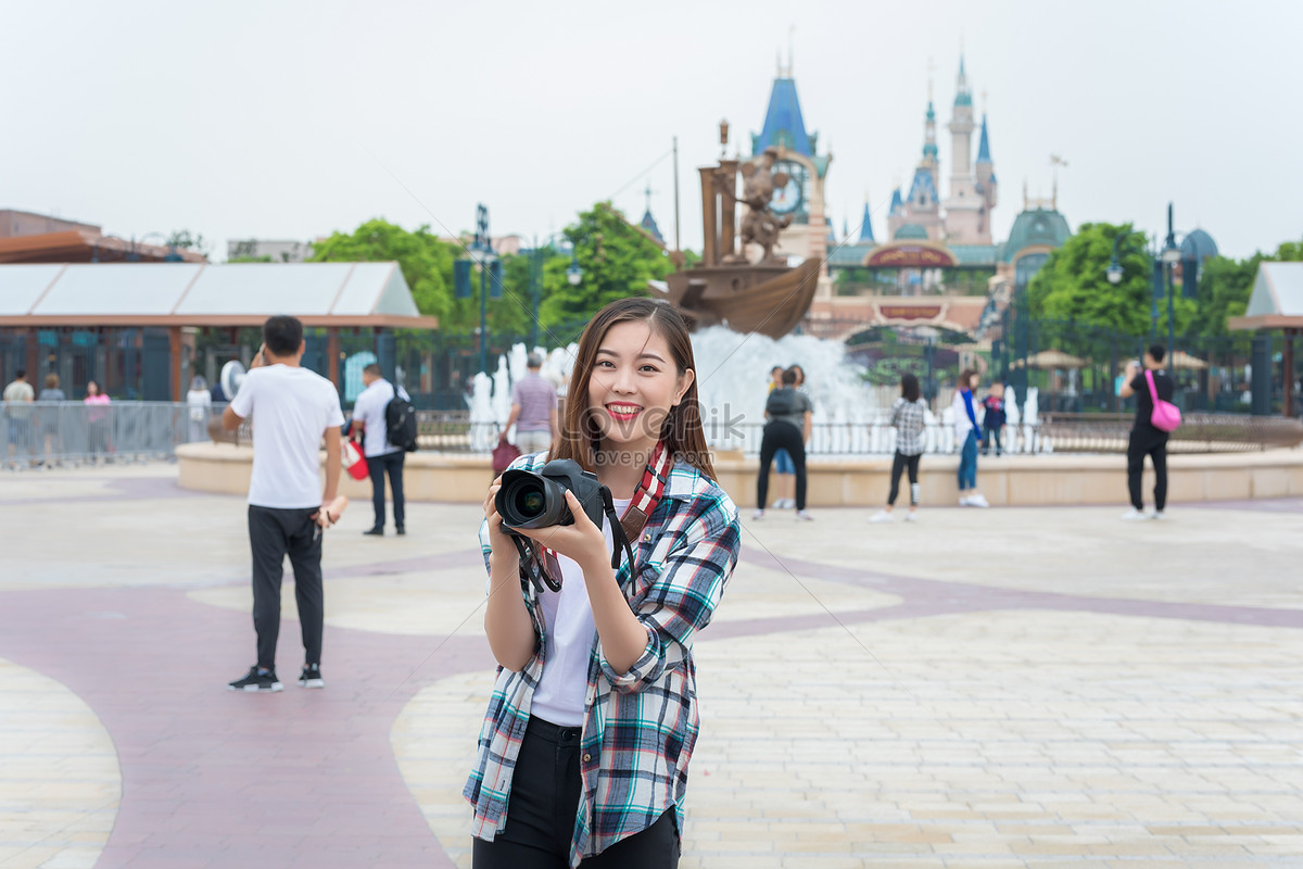 City Travel Girl Camera Picture And HD Photos | Free Download On Lovepik