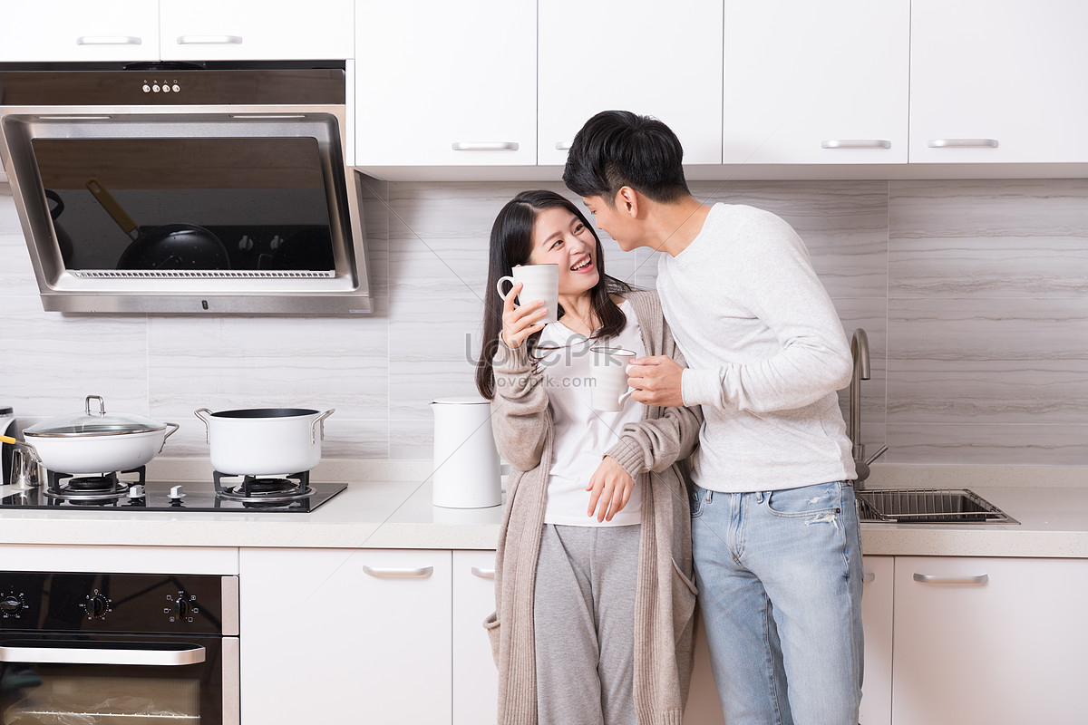 Lovers in the kitchen