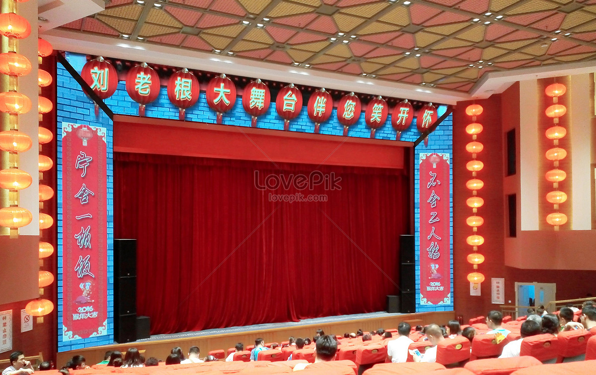 Grand stage