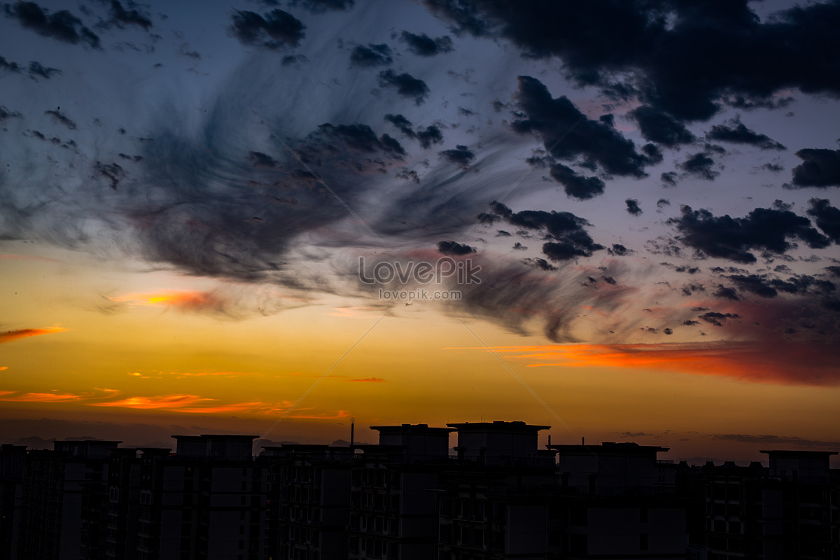 Закатное небо изображение_Фото номер 500696142_JPG Формат  изображения_ru.lovepik.com