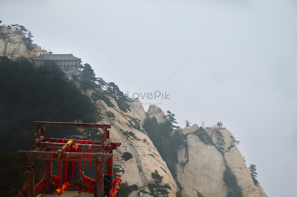 The Natural Scenery Of Huashan Mountain In Xiyue Shaanxi Provinc ...