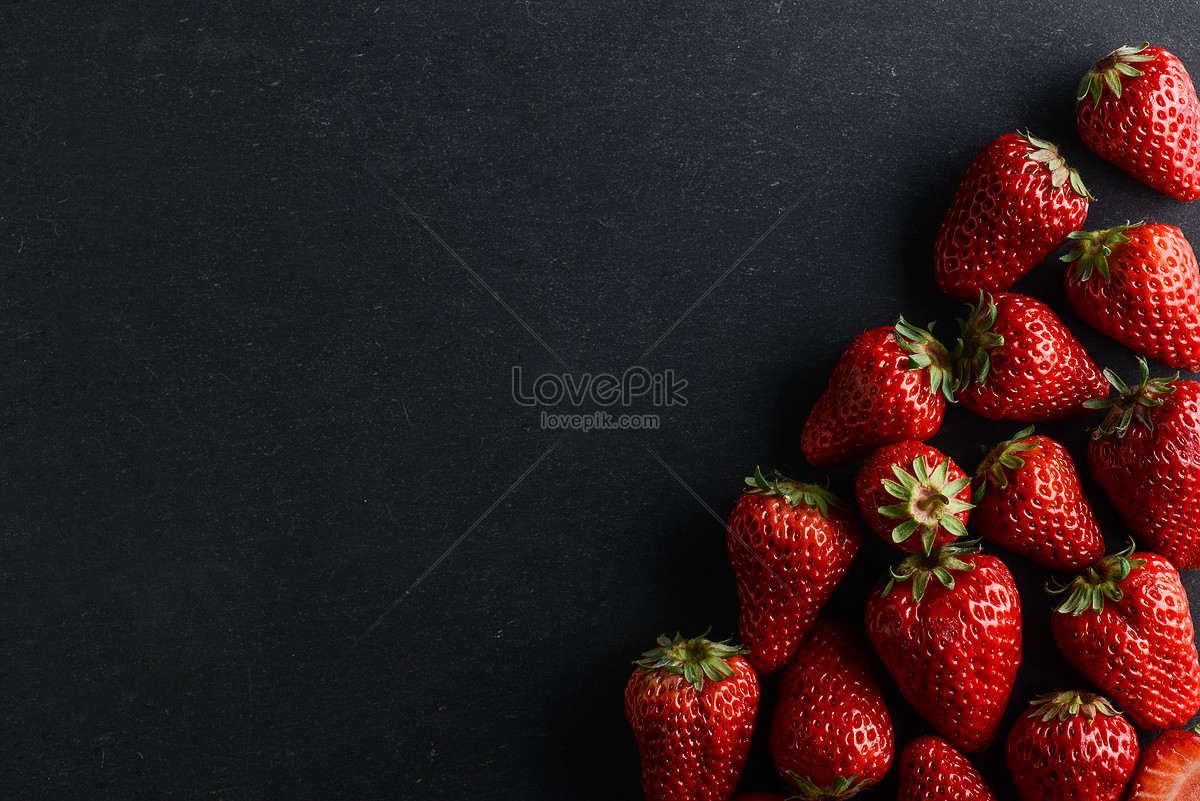 A Dark Dark Tone Of Strawberry Picture And HD Photos | Free Download On  Lovepik