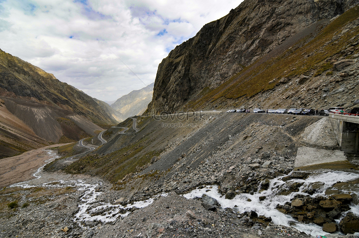 Beautiful Scenery Of Panshan Road On Xinjiang Duku Highway Picture And ...