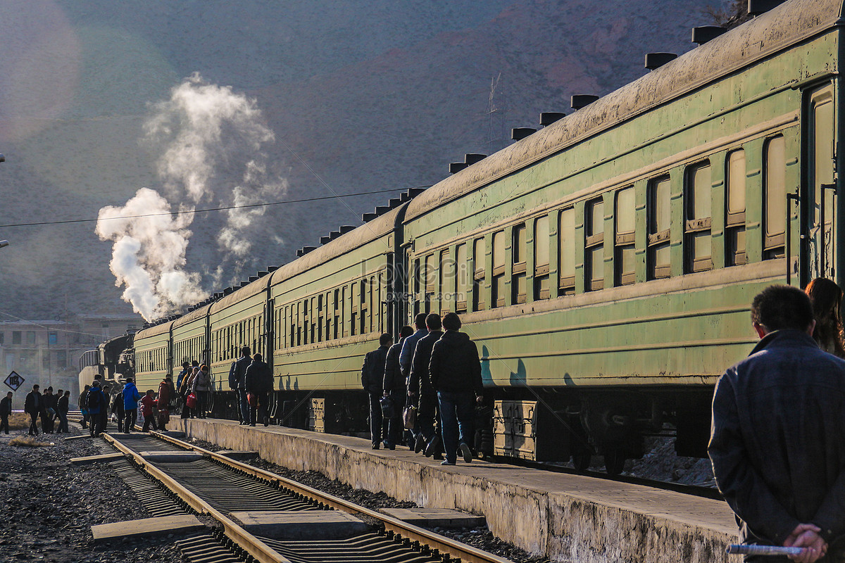 Train home. Возвращение домой на поезде картинки.