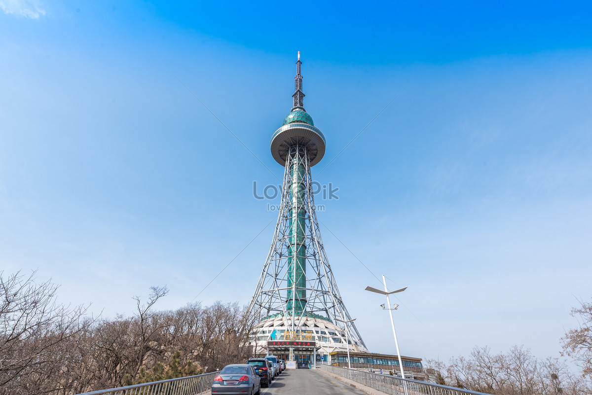 Qingdao tower. Ухань телебашня. Башня в Циндао. Саппоро телебашня. Телевышка в Гамбурге.