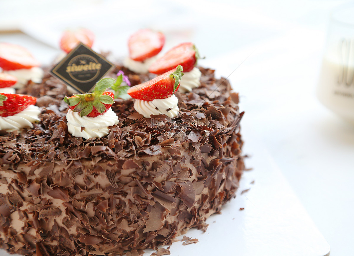 Pastel De Cumpleaños De Fresa Y Chocolate Negro Foto | Descarga Gratuita HD  Imagen de Foto - Lovepik