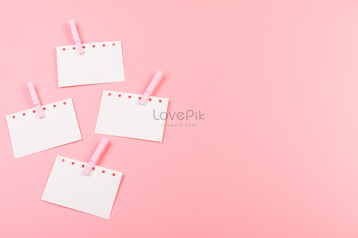 Tấm giấy màu hồng sẽ khiến bạn mê mẩn với độ mềm mại và tinh tế của nó. Với nhiều kích cỡ và thiết kế đa dạng, bạn có thể tận hưởng sự đa năng và linh hoạt của các sản phẩm in ấn như lịch, ảnh và bưu thiếp. Hãy tạo ra những sản phẩm độc đáo và cá tính để tôn lên sự tinh tế của bạn.