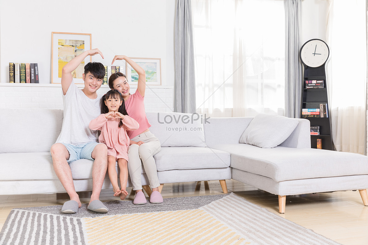 A Happy Family Picture And HD Photos | Free Download On Lovepik