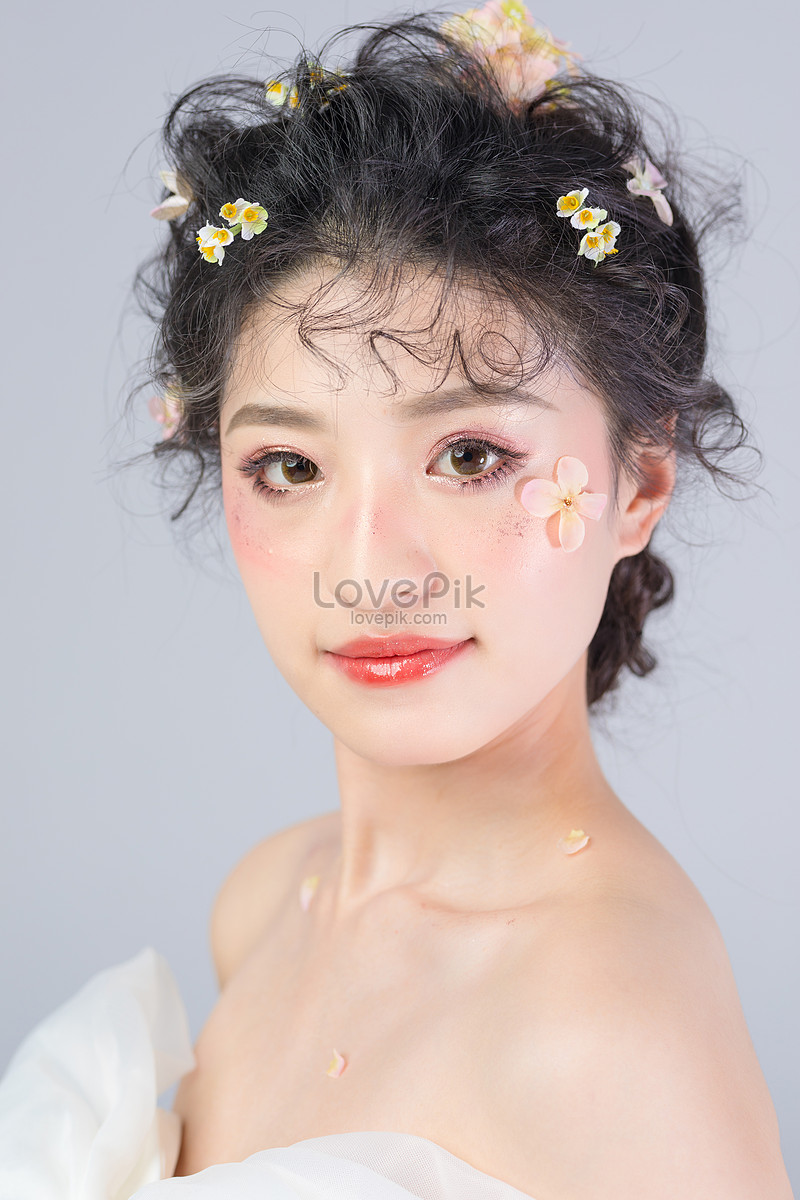 Bride Makeup Images Hd Pictures For