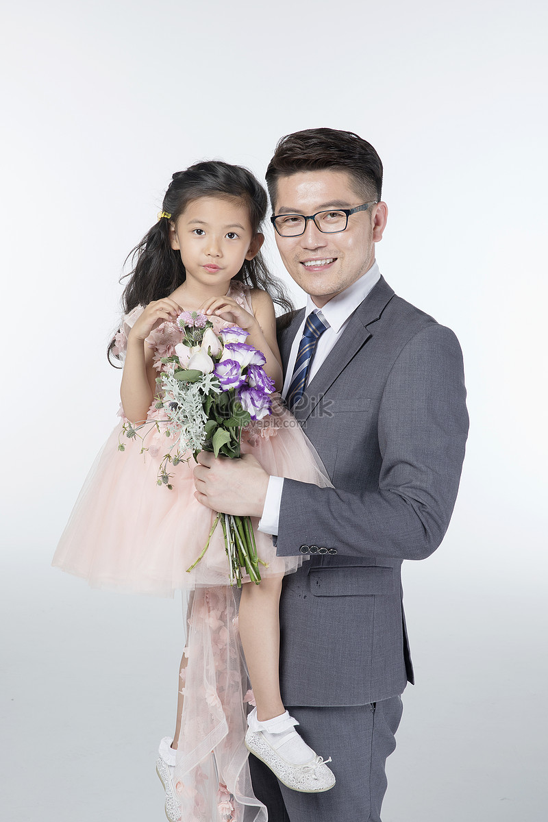 Dad And Princess Daughter Picture And HD Photos Free Download On Lovepik