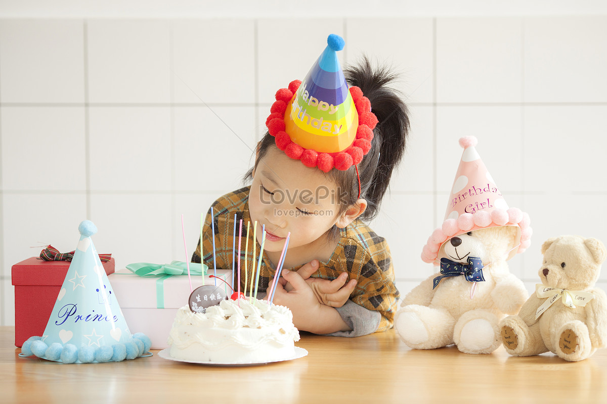 Happy Birthday Girl Stock Photos, Images and Backgrounds for Free Download, Birthday  Girl