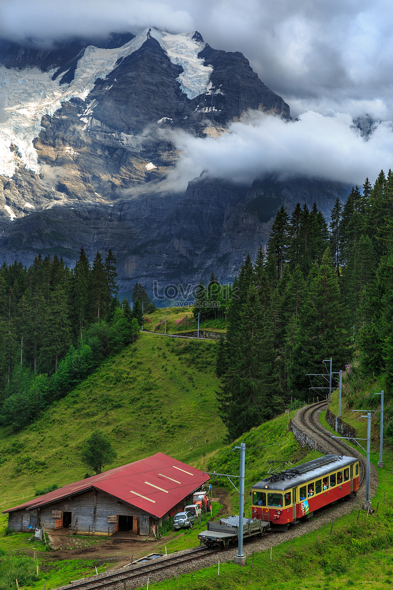 관광 열차가 알프스 산맥 사진 무료 다운로드 - Lovepik