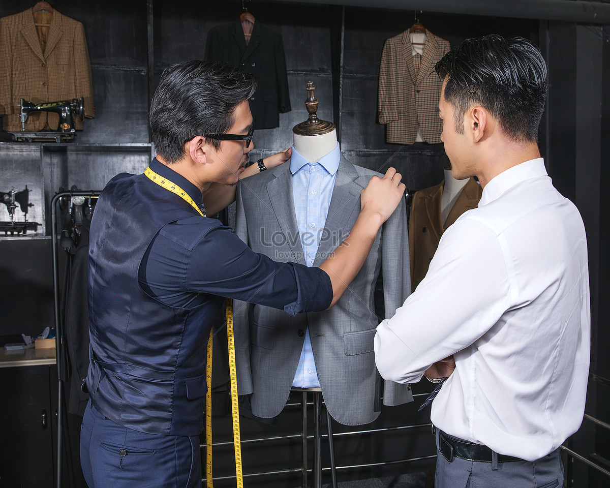 Suit Designers Communicate With Customers Picture And HD Photos | Free ...