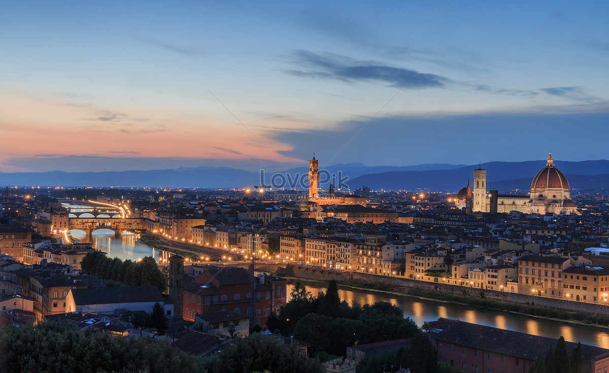 Florence Italy: Florence - thành phố của nghệ thuật và văn hóa với kiến trúc đẹp và lịch sử phong phú. Hãy ngắm nhìn hình ảnh của Florence để cảm nhận sự độc đáo và duyên dáng của thành phố này.