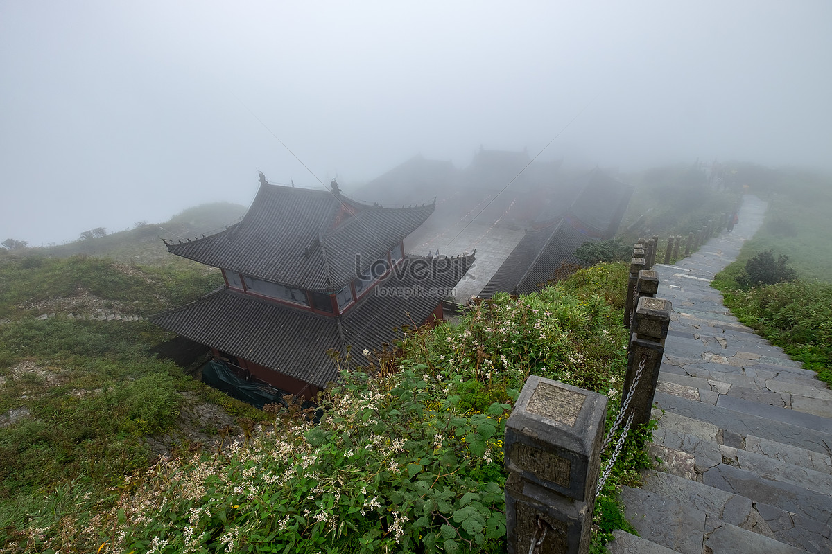 The Foggy Temple Of The Van Jing Mountain In Guizhou Picture And HD ...