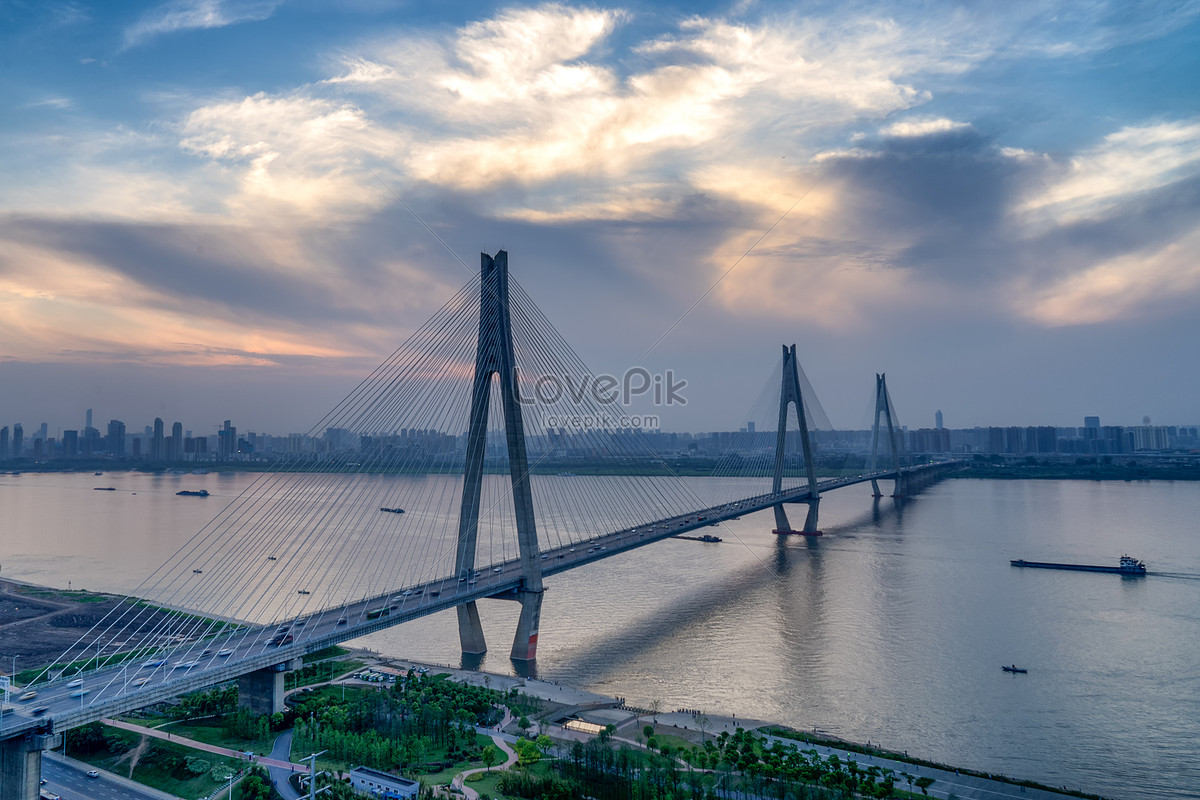 Wuhan Tianxingzhou Yangtze River Bridge Under Brilliant Clouds Picture