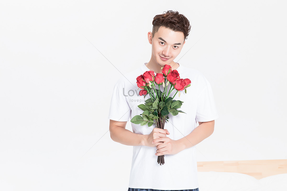 Rose boy. Мальчик с розой в руках.