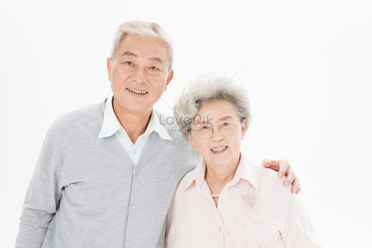 Vợ chồng tuổi già luôn là một nguồn cảm hứng vô hạn cho tình yêu đôi lứa. Những bức ảnh về vợ chồng tuổi già sẽ đem lại cho bạn nhiều niềm tin và hy vọng vào một tình yêu đích thực, vượt qua mọi khó khăn, thử thách của cuộc sống.
