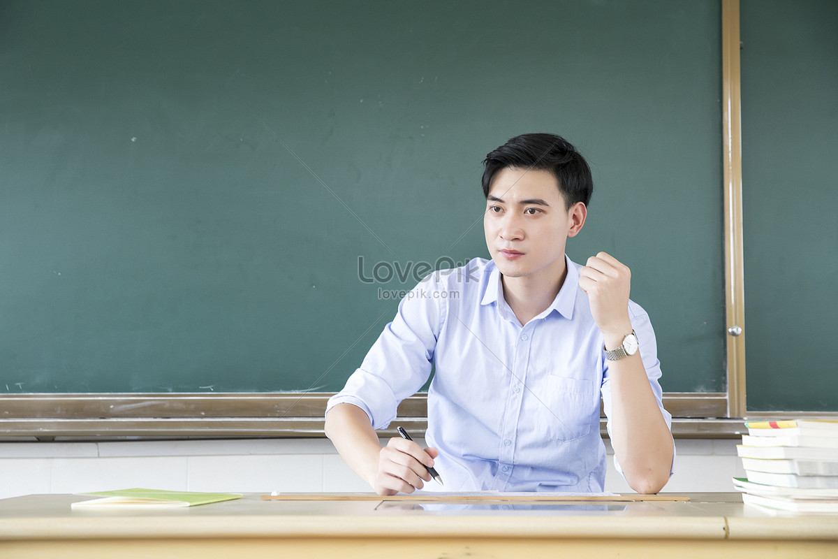 Male Teachers In Class Picture And HD Photos | Free Download On Lovepik