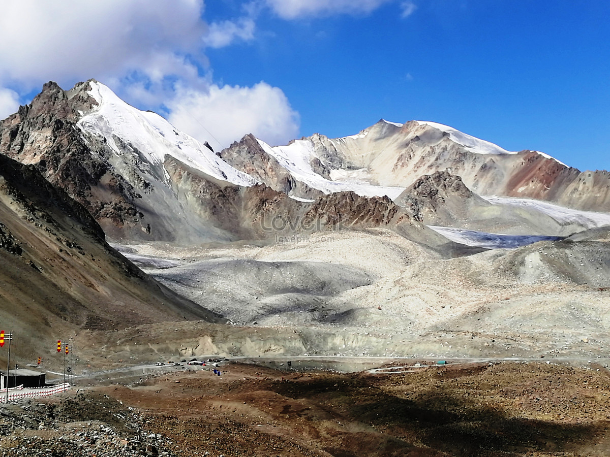 Mountain Glaciers On The Xinjiang Independence Library Highway Picture ...