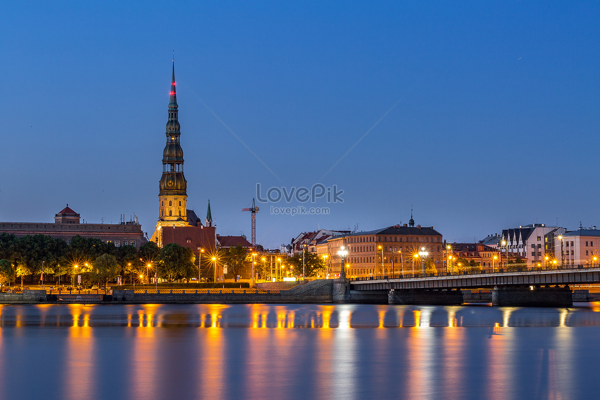 Ночной пейзаж старого города Риги, Латвия изображение_Фото номер  500998737_JPG Формат изображения_ru.lovepik.com