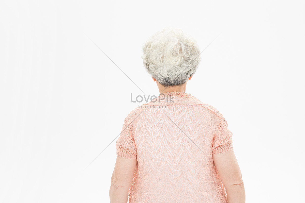 Old back. Бабушка вид сзади. Бабулька вид сзади. Бабушка сзади. Grandmother back view.