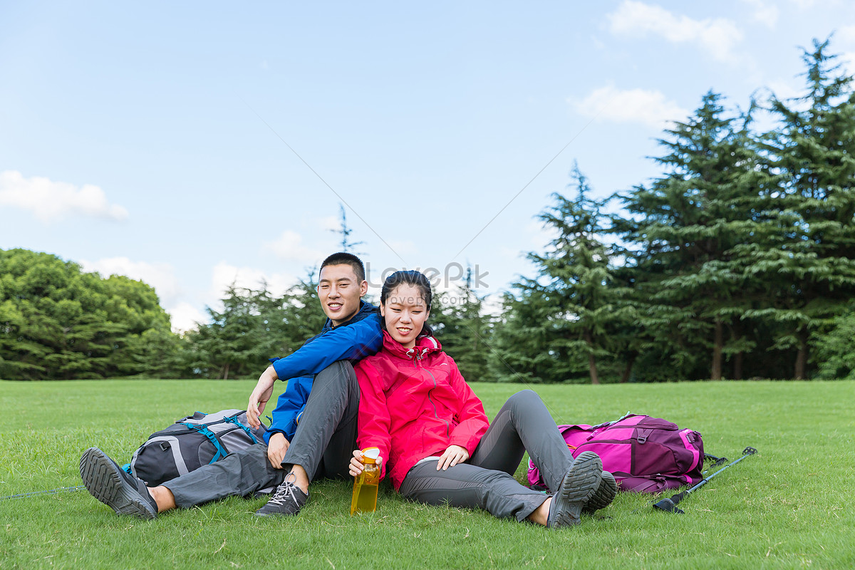 Outdoor Hiking Couples Rest Picture And HD Photos | Free Download On