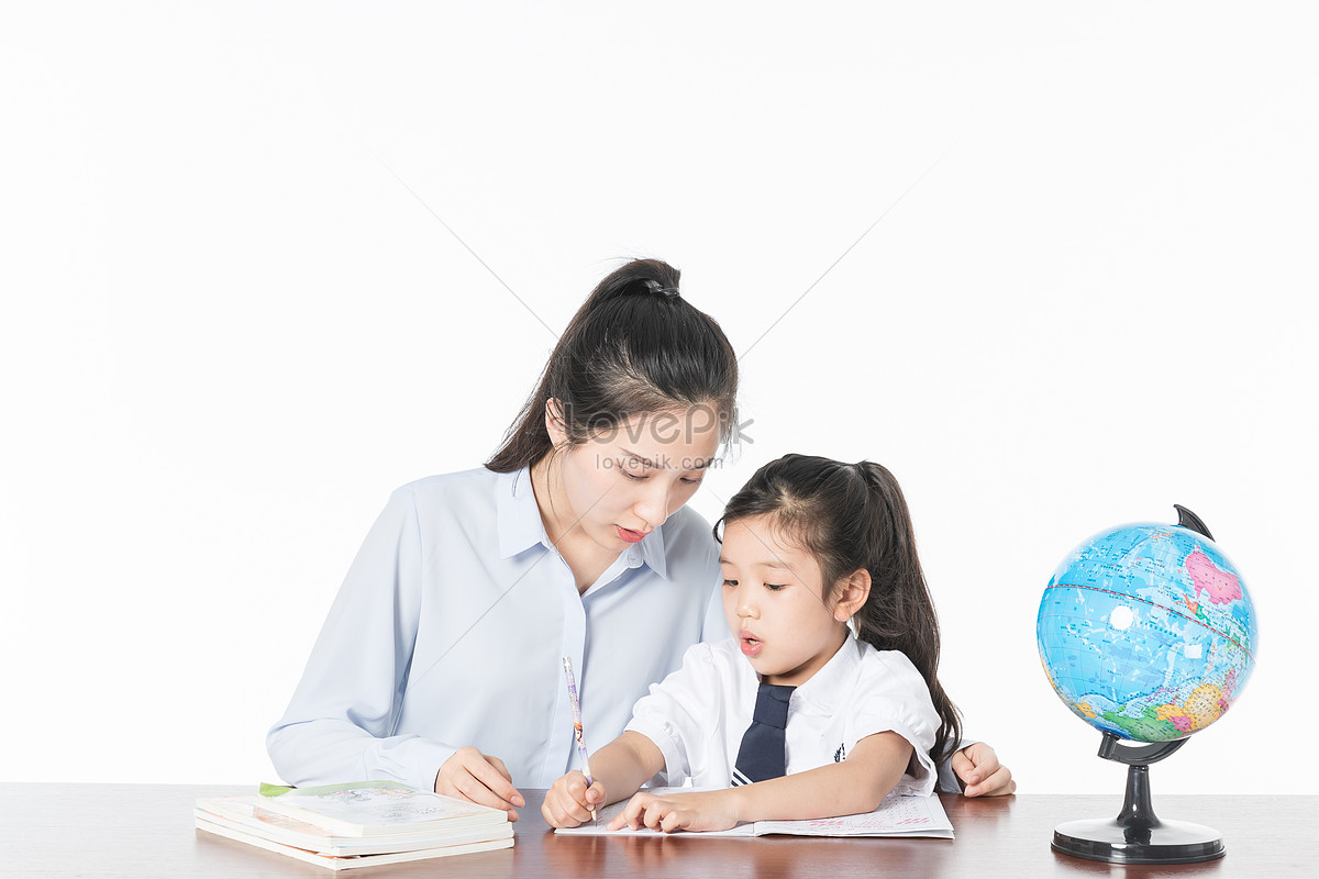Teachers help students write assignments., homeschooling, and homework, counseling HD Photo