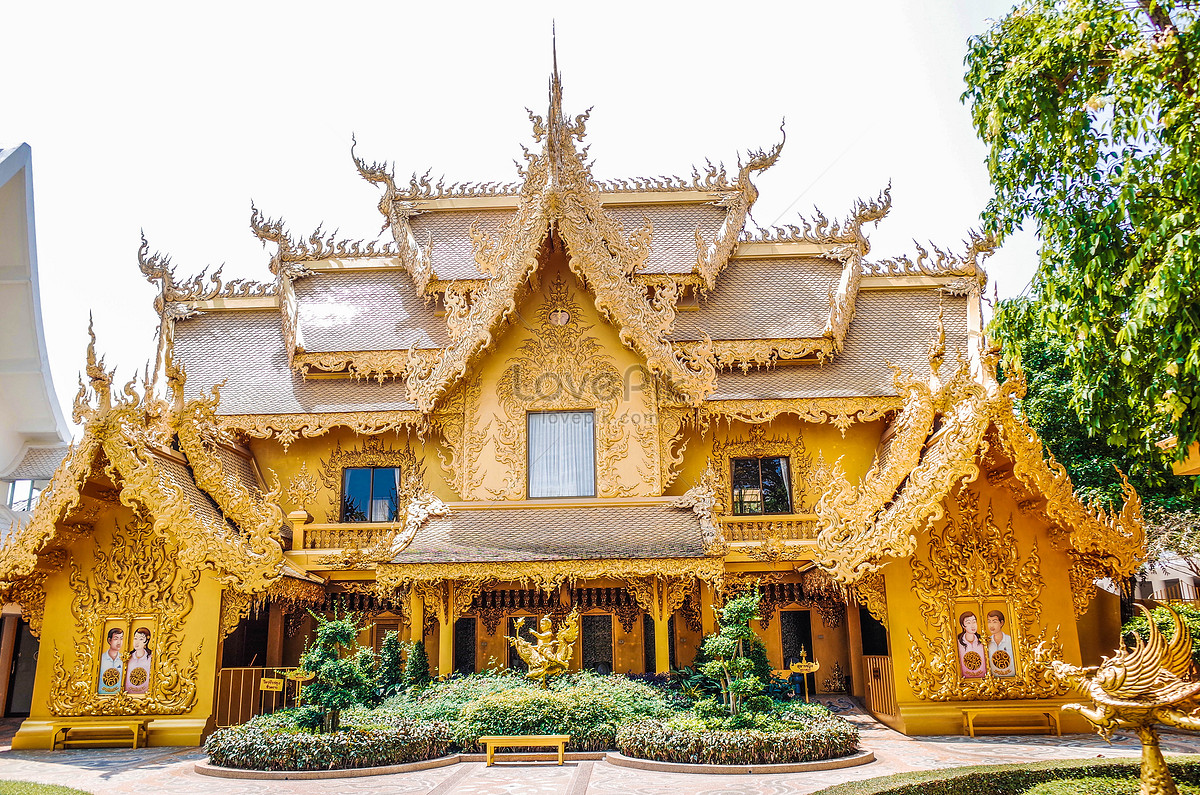 清莱白庙 泰国最美寺庙 纯白建筑融合佛教艺术