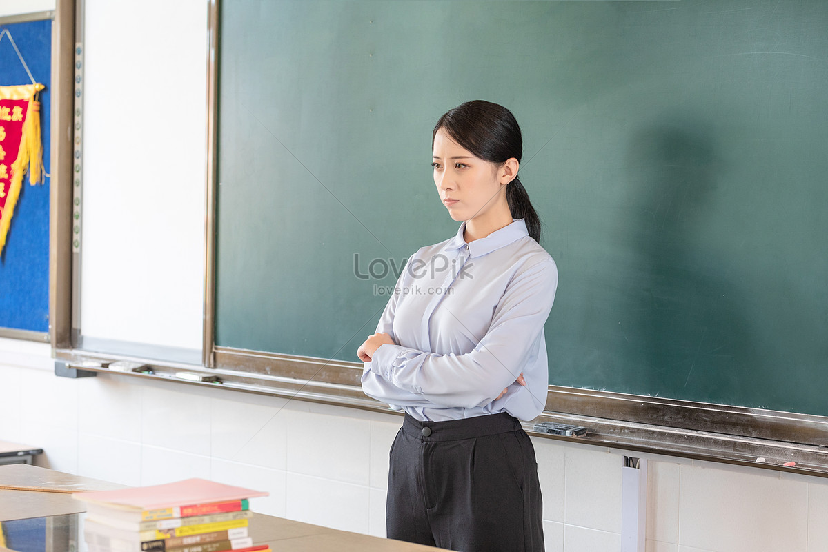 Female teacher. Картинка учительница средний Азии. Teacher in Distress.