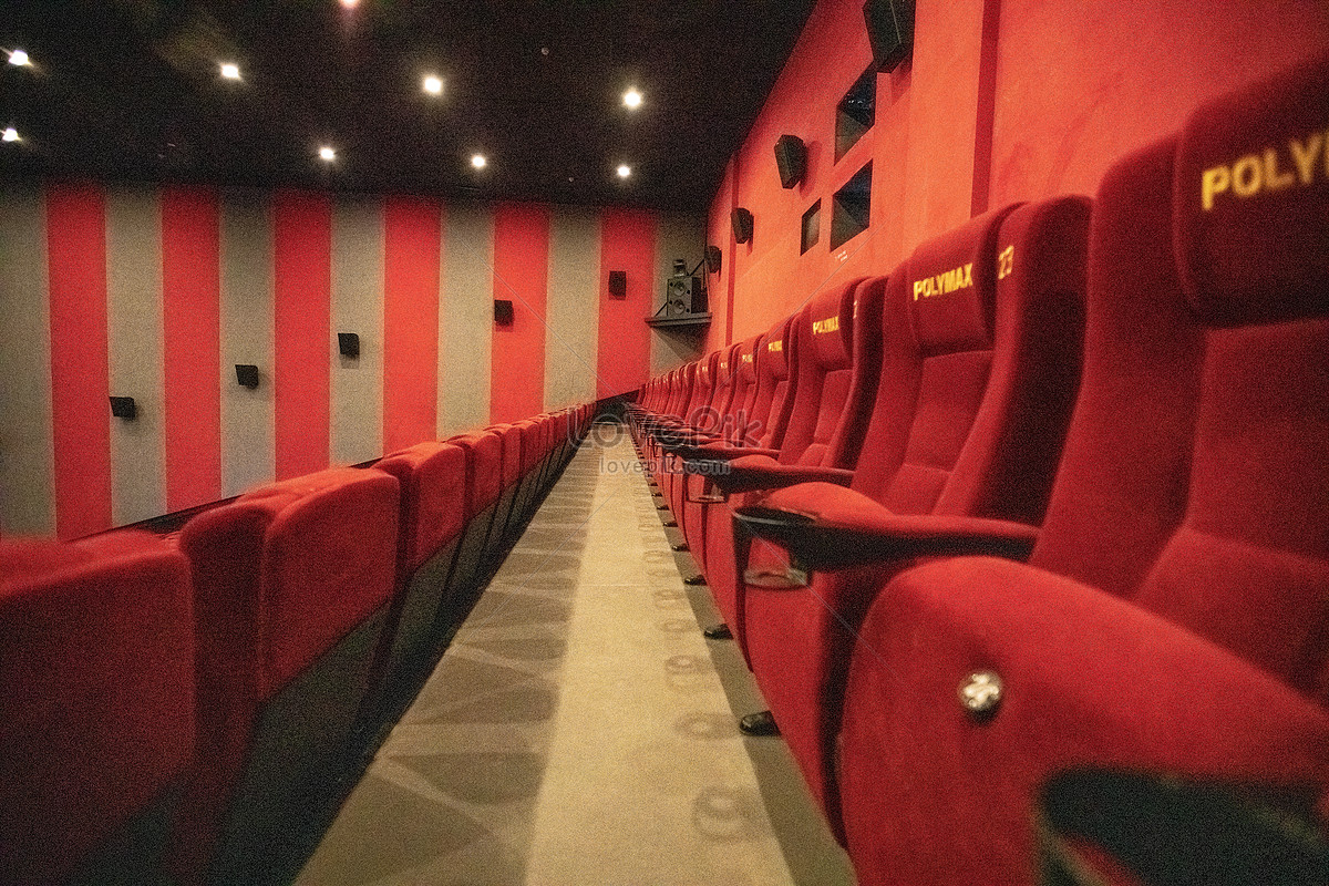 Кинотеатр красная кама. Кинотеатр оранжевый.
