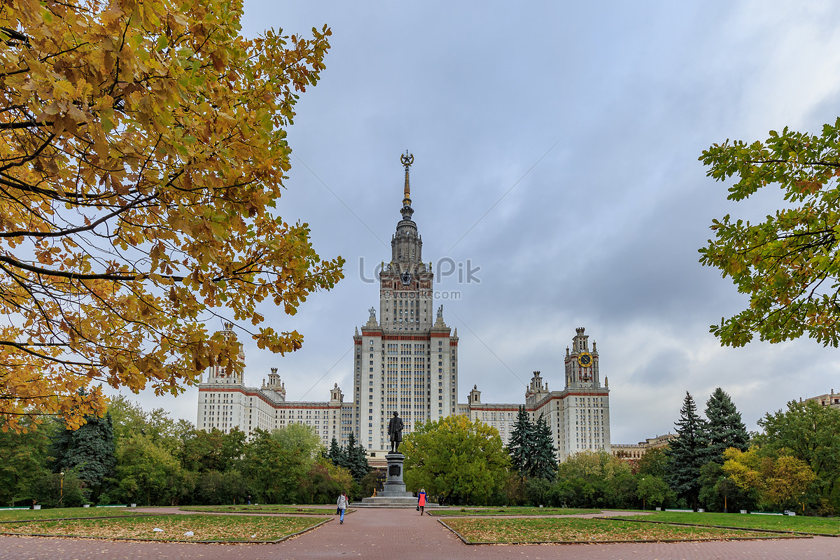 Мгу туризм факультет. Московский университет им. а.с. Грибоедова. МГУ красный. Университет туризма Москва.