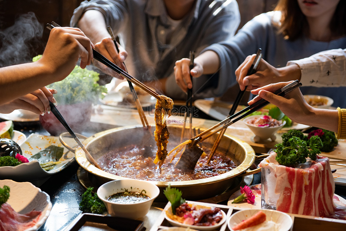 Party To Eat Hot Pot Picture And HD Photos | Free Download On Lovepik