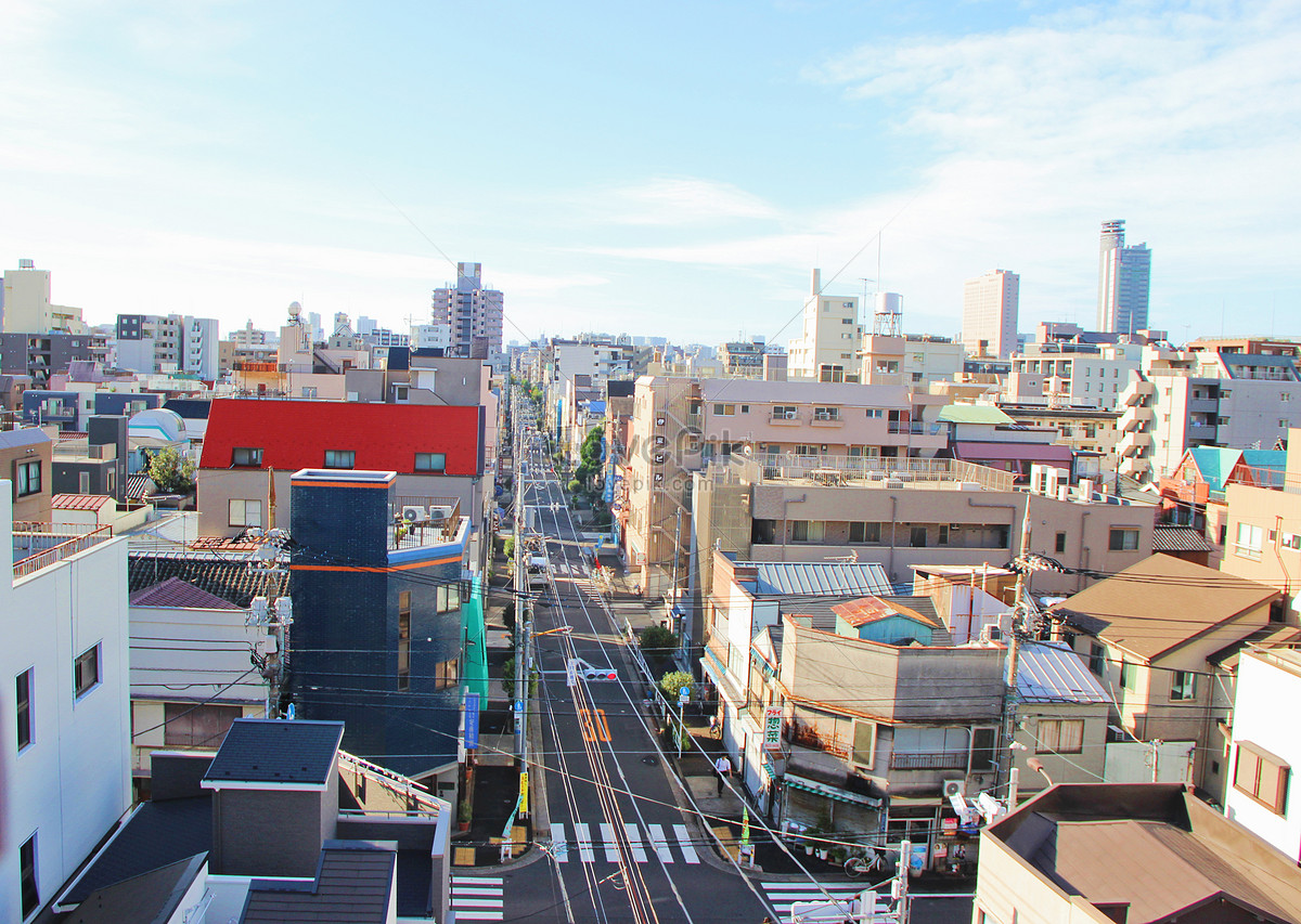 Hãy bước chân vào đường phố Tokyo nhộn nhịp với sự đa dạng và tính đa thức hợp nhất. Tận hưởng một thế giới hoa lệ với khung cảnh lung linh chói lọi, miễn là bạn dám đón nhận những thử thách đầu độc bởi cuộc sống hiện đại.